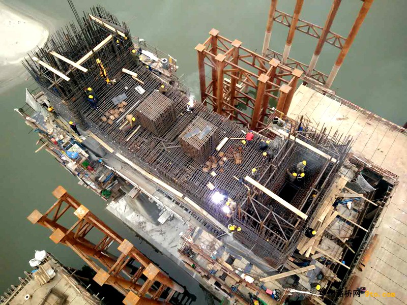 9、主塔下橫梁施工